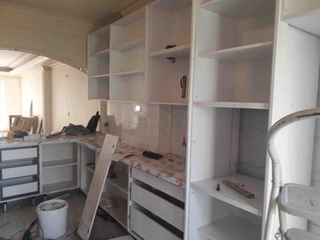 آشپزخانه در حال بازسازی