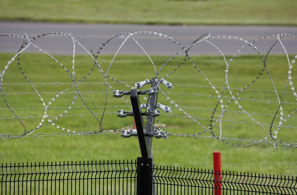 اجرای سیم خاردار حلقوی در تهران