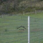 فنس کشی دور زمین کشاورزی