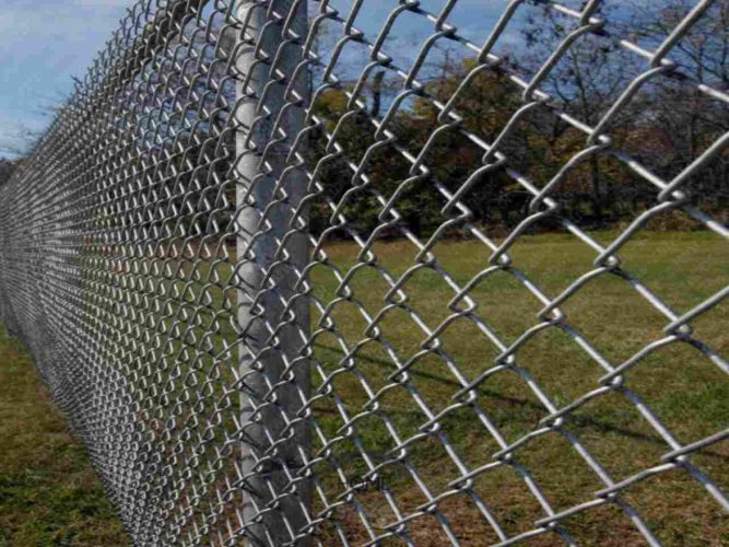 نصب فنس دور زمین